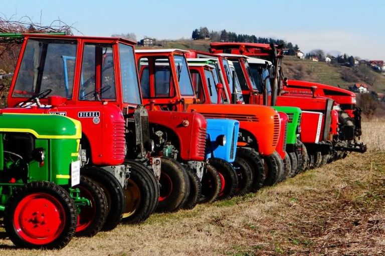 zbirka starodobnih traktorjev kmetija pal 768x512