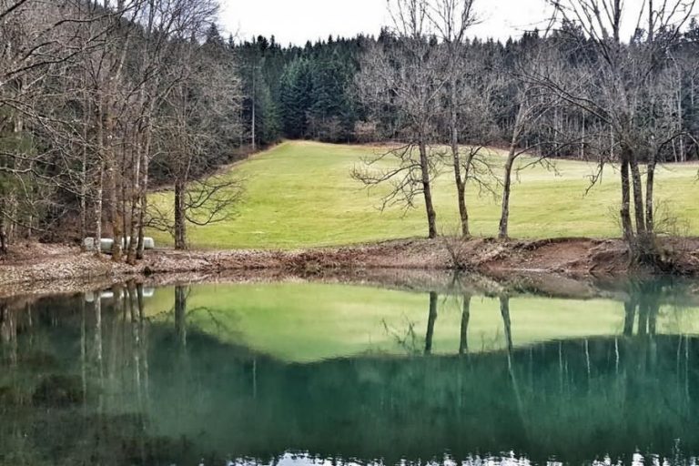 Jezero pri Jezerniku