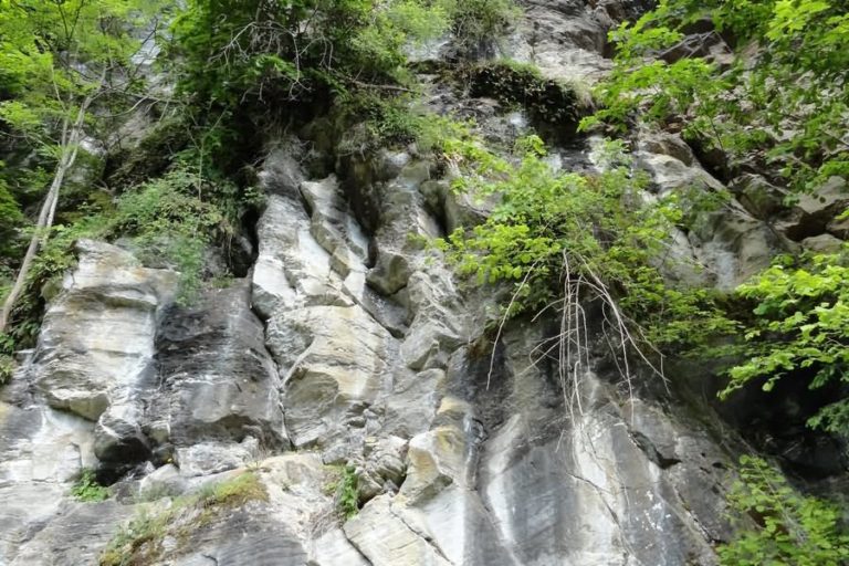Andrejeva skala na Goriškem Vrhu - Baldijeve peči