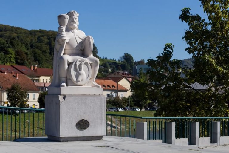 Kip Kralj piva Laško