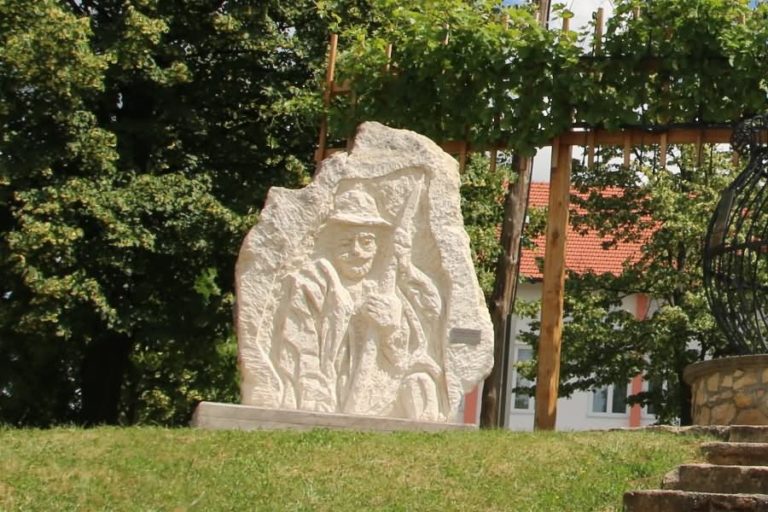 Skulptura Ovtarja Cerkvenjak